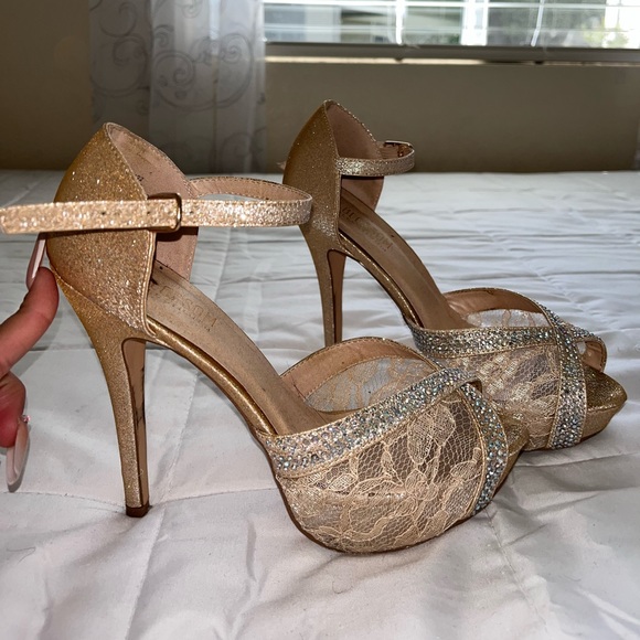 Gold Heals - Picture 1 of 1